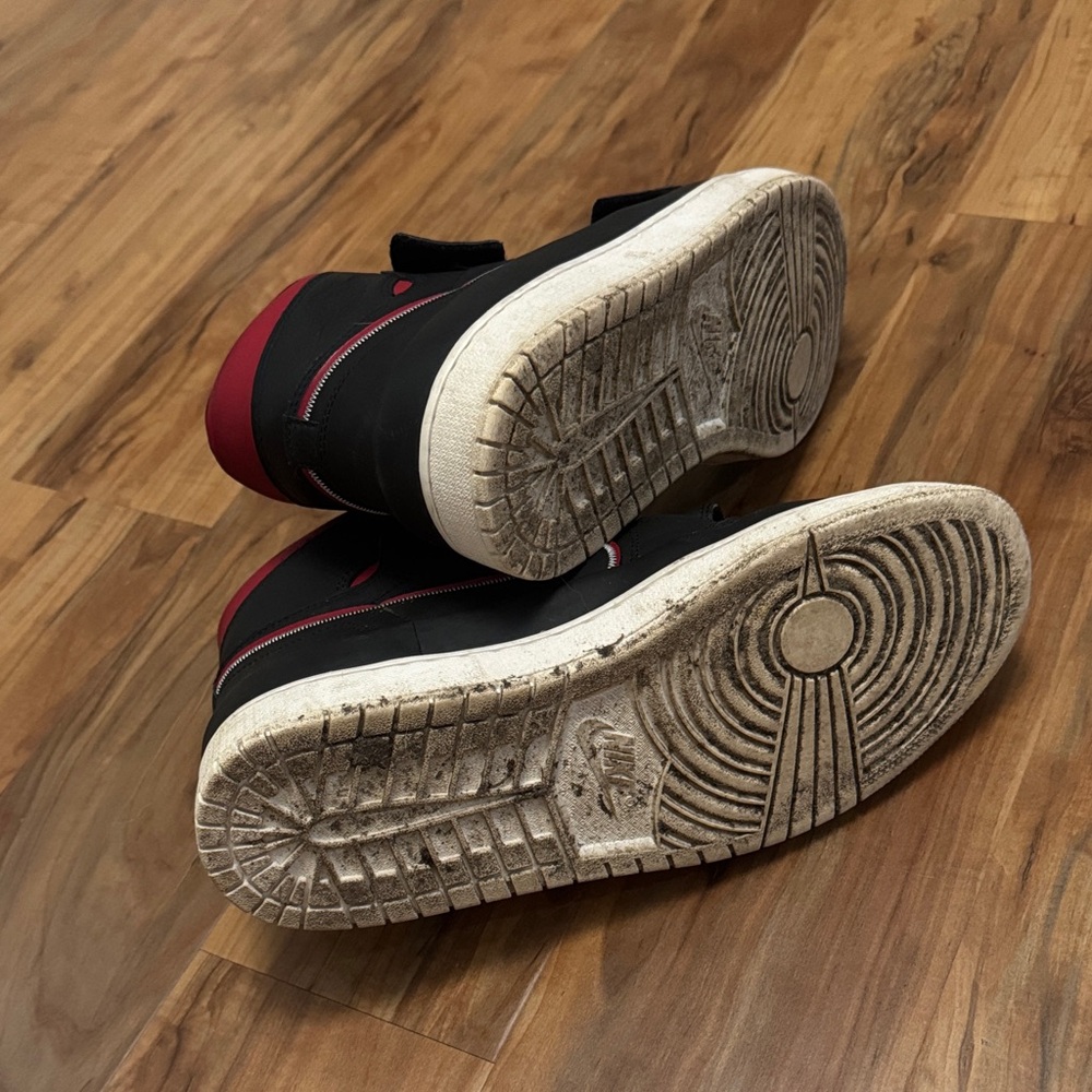 Nike Black and Red Men's Strap Sneakers - Picture 5 of 6